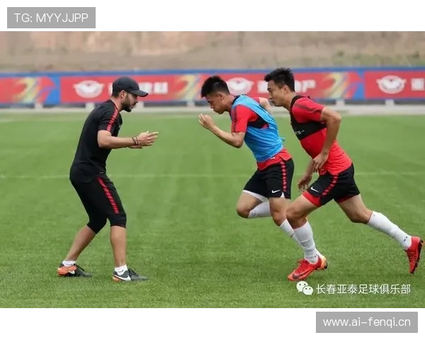 穆西亚拉私人训练师谈其近期训练安排与状态提升