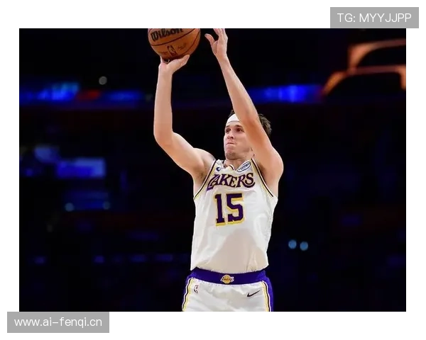 奥斯汀·里夫斯三分无球机会增多助球队提升关键时刻得分效率